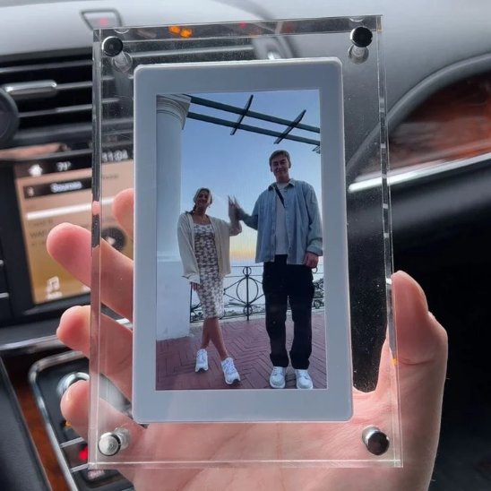 PixelFrame™ - Moldura Digital